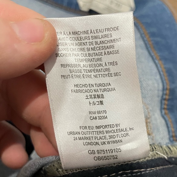 Free People Shark Bite Distressed Ripped Skinny Ankle Jeans Raw Hem 25” W 28” - Picture 7 of 10